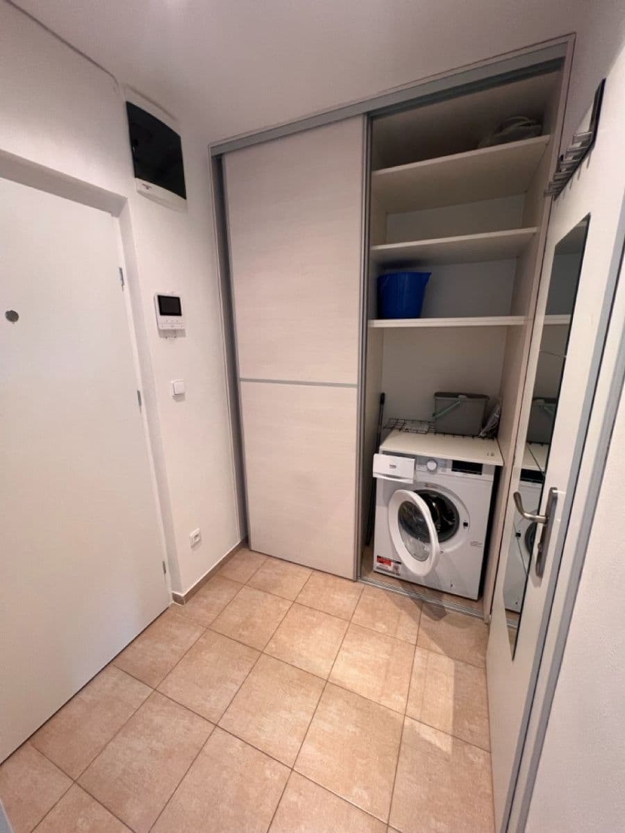 Studio flat to rent, 32 m², Pejevové, Prague, Prague Studio flat to rent, 32 m², Pejevové, Prague, Prague