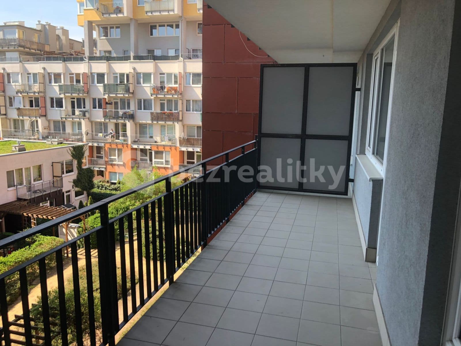 2 bedroom with open-plan kitchen flat to rent, 76 m², Pod Harfou, Prague, Prague 2 bedroom with open-plan kitchen flat to rent, 76 m², Pod Harfou, Prague, Prague