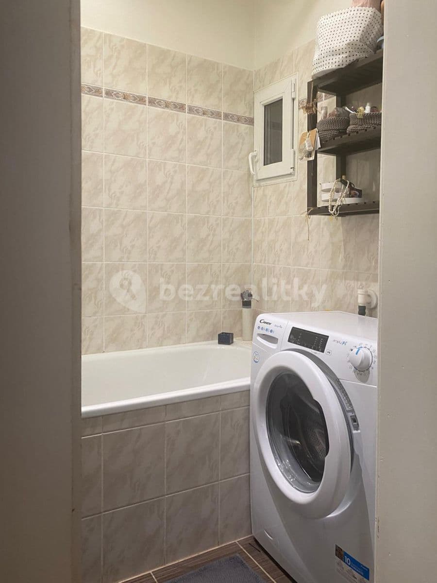 1 bedroom with open-plan kitchen flat to rent, 54 m², Jeremenkova, Prague, Prague 1 bedroom with open-plan kitchen flat to rent, 54 m², Jeremenkova, Prague, Prague