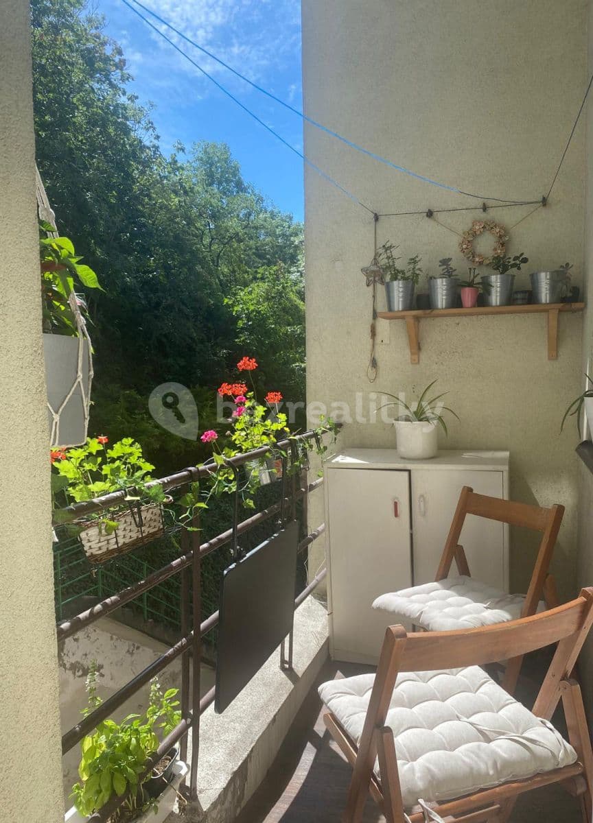 1 bedroom with open-plan kitchen flat to rent, 54 m², Jeremenkova, Prague, Prague 1 bedroom with open-plan kitchen flat to rent, 54 m², Jeremenkova, Prague, Prague