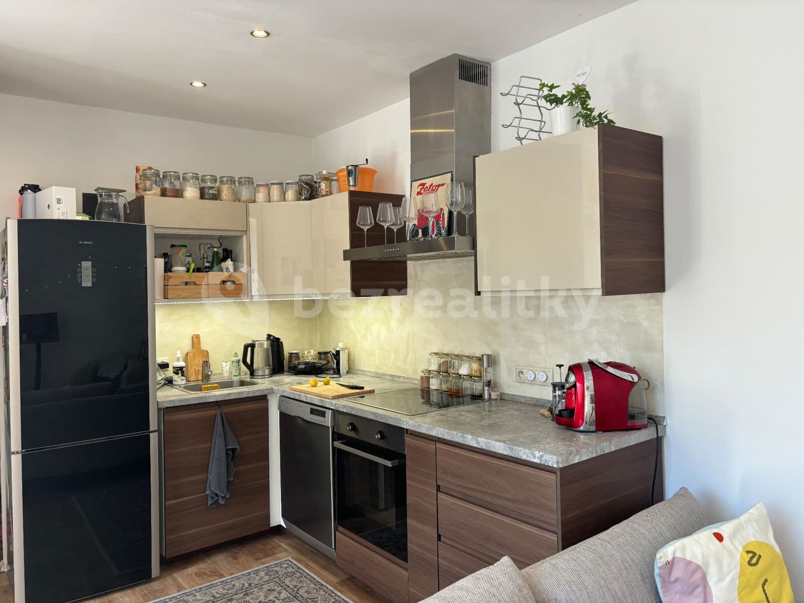 1 bedroom with open-plan kitchen flat to rent, 54 m², Jeremenkova, Prague, Prague 1 bedroom with open-plan kitchen flat to rent, 54 m², Jeremenkova, Prague, Prague