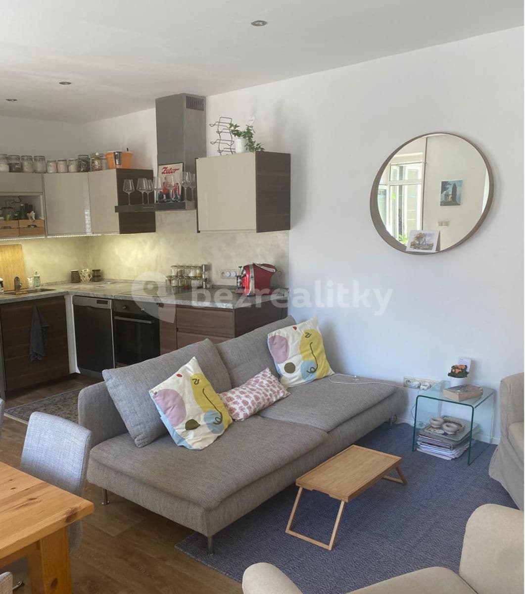 1 bedroom with open-plan kitchen flat to rent, 54 m², Jeremenkova, Prague, Prague 1 bedroom with open-plan kitchen flat to rent, 54 m², Jeremenkova, Prague, Prague