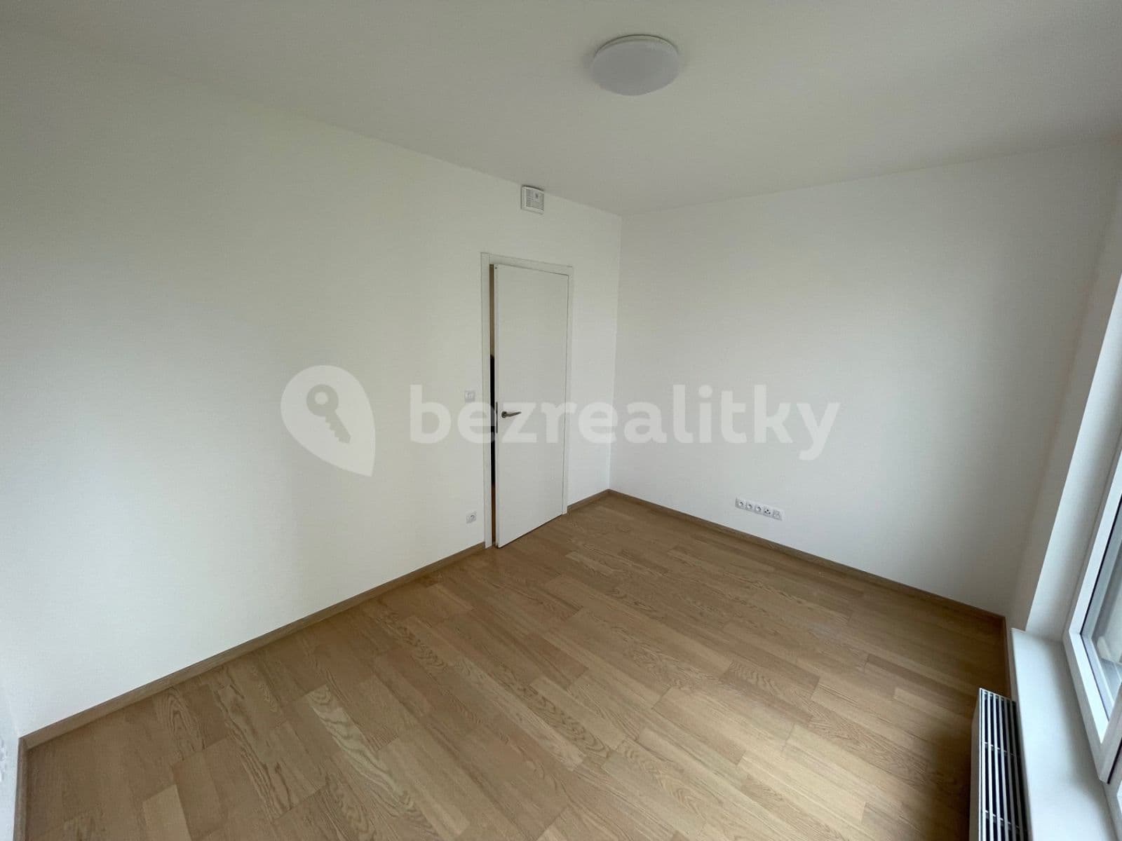 1 bedroom with open-plan kitchen flat to rent, 55 m², U Plynárny, Prague, Prague 1 bedroom with open-plan kitchen flat to rent, 55 m², U Plynárny, Prague, Prague