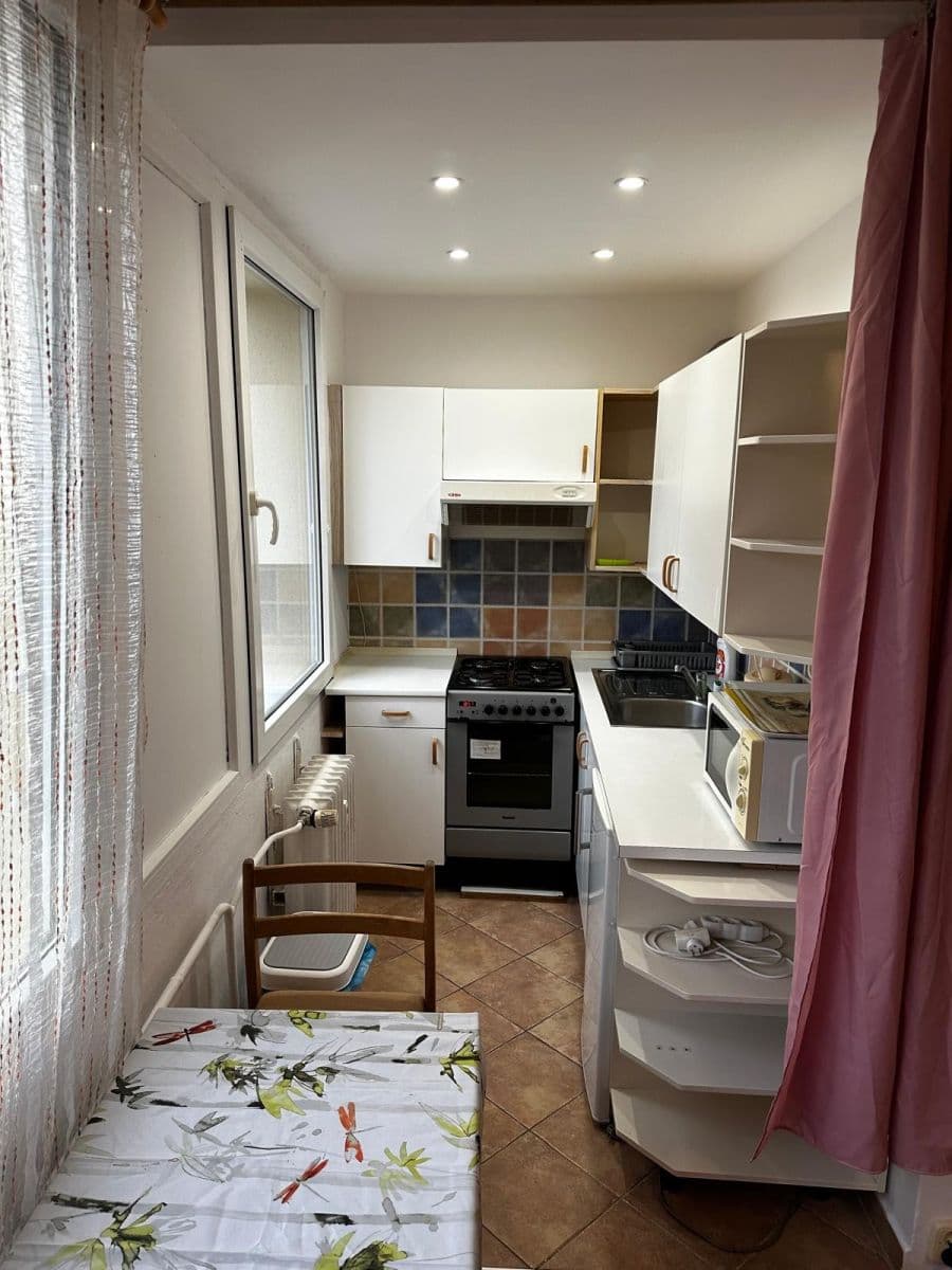 Studio flat to rent, 27 m², Dubrovnická, Prague, Prague Studio flat to rent, 27 m², Dubrovnická, Prague, Prague