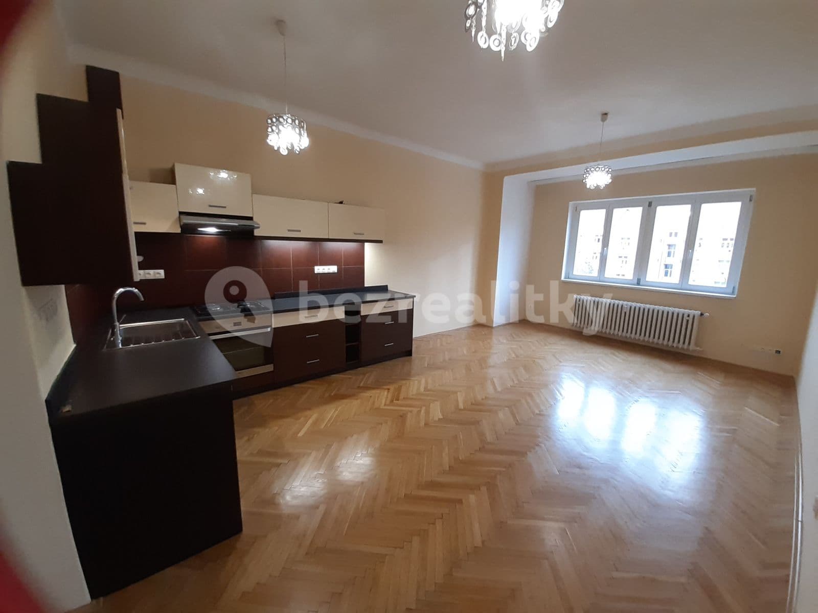 3 bedroom with open-plan kitchen flat to rent, 96 m², Biskupcova, Prague, Prague 3 bedroom with open-plan kitchen flat to rent, 96 m², Biskupcova, Prague, Prague