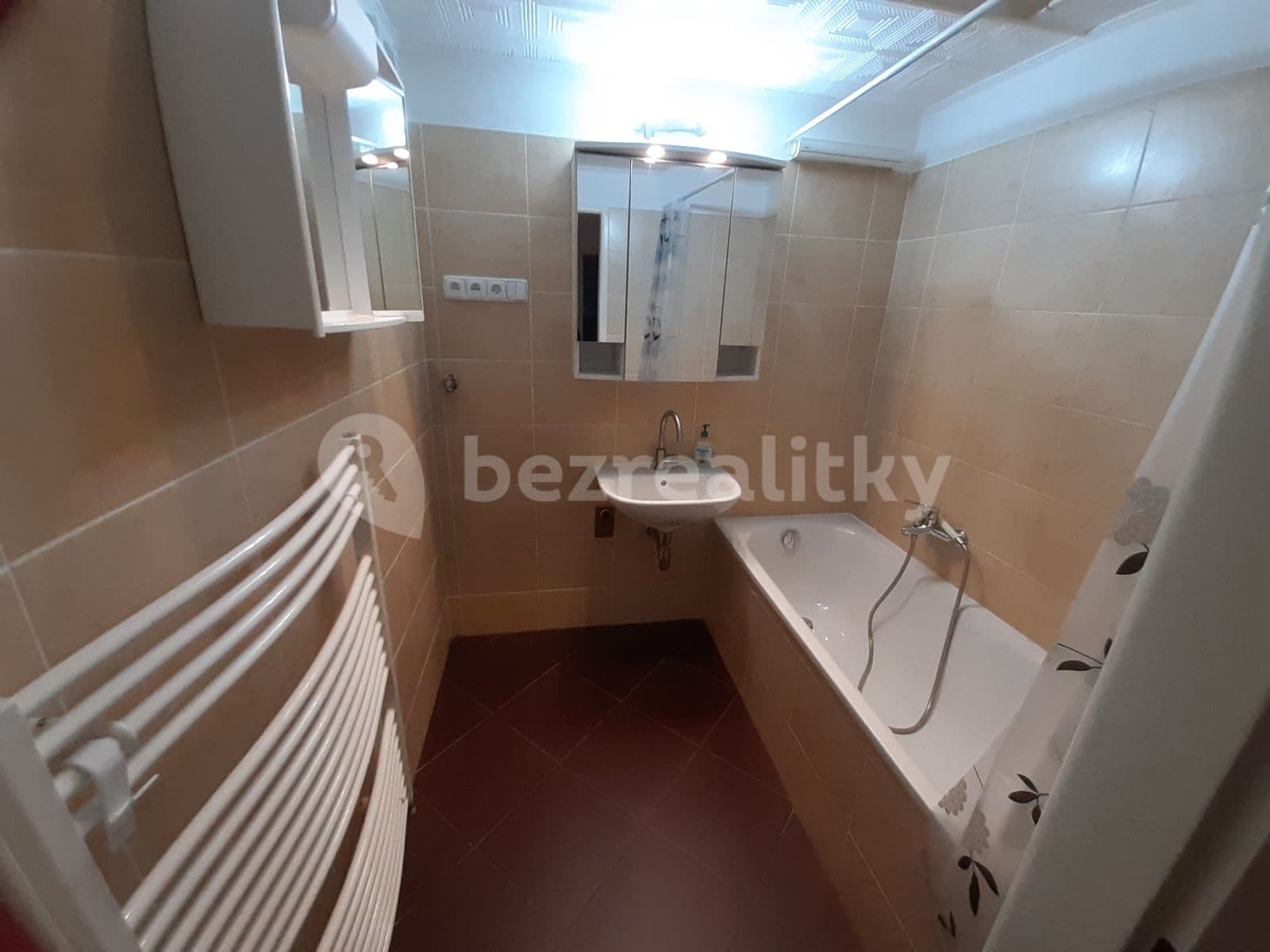 3 bedroom with open-plan kitchen flat to rent, 96 m², Biskupcova, Prague, Prague 3 bedroom with open-plan kitchen flat to rent, 96 m², Biskupcova, Prague, Prague