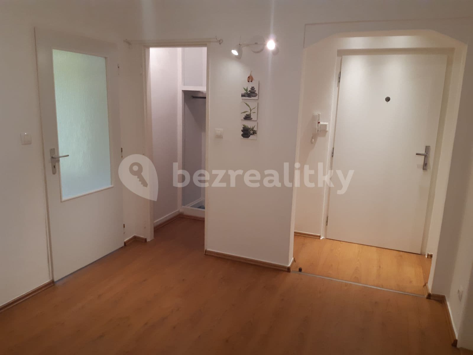 3 bedroom with open-plan kitchen flat to rent, 96 m², Biskupcova, Prague, Prague 3 bedroom with open-plan kitchen flat to rent, 96 m², Biskupcova, Prague, Prague