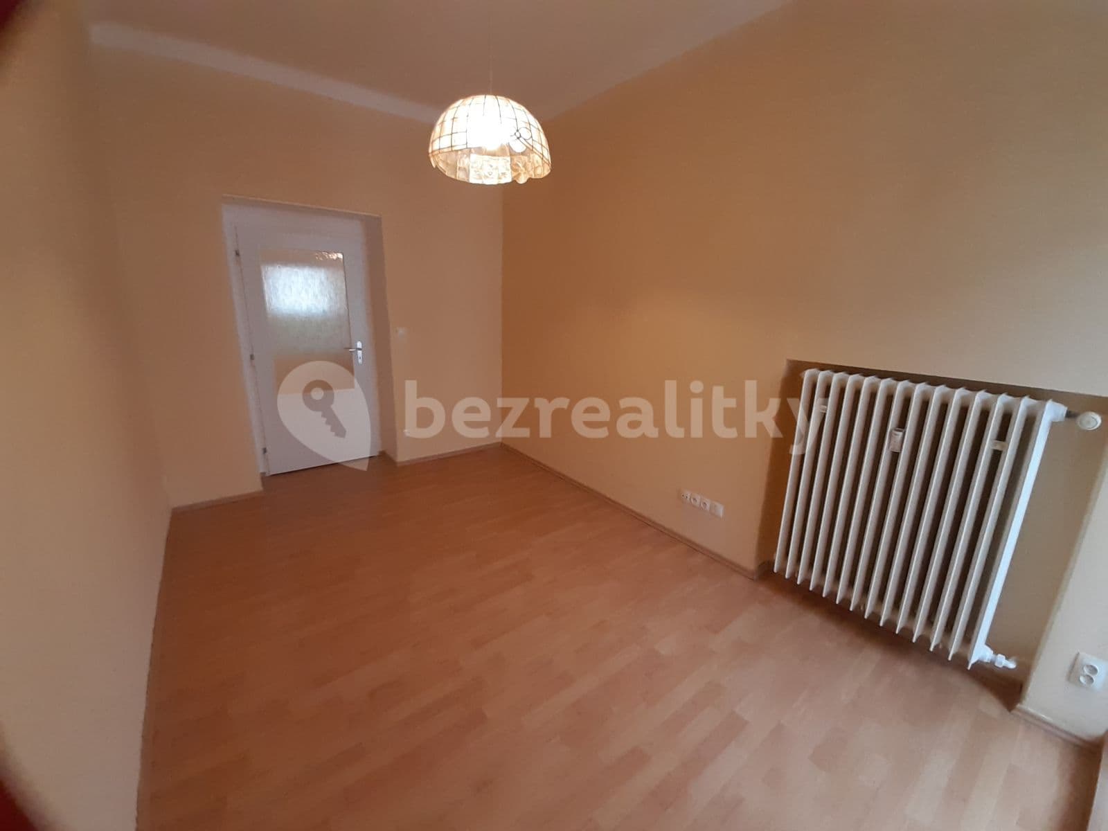 3 bedroom with open-plan kitchen flat to rent, 96 m², Biskupcova, Prague, Prague 3 bedroom with open-plan kitchen flat to rent, 96 m², Biskupcova, Prague, Prague