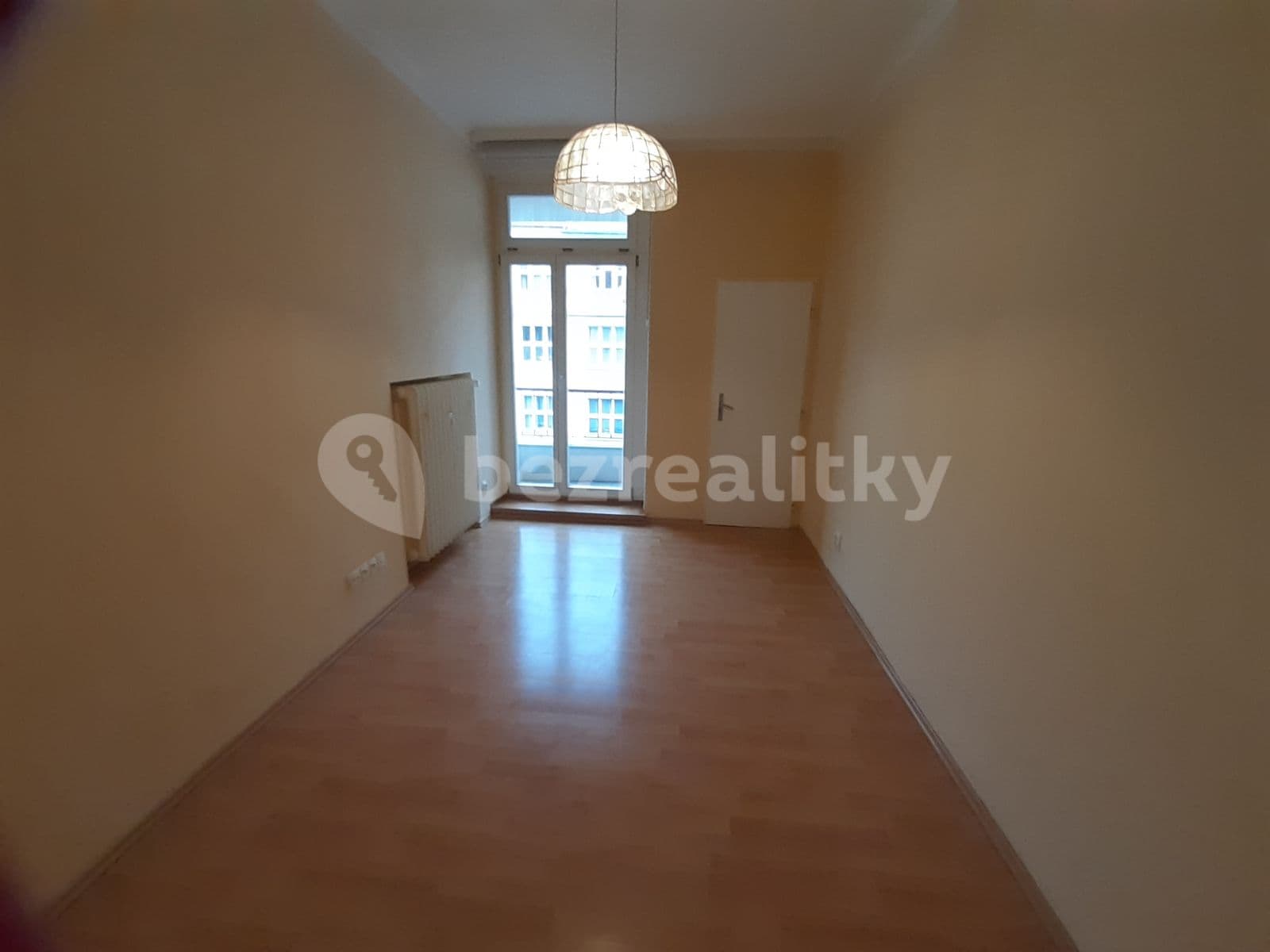 3 bedroom with open-plan kitchen flat to rent, 96 m², Biskupcova, Prague, Prague 3 bedroom with open-plan kitchen flat to rent, 96 m², Biskupcova, Prague, Prague