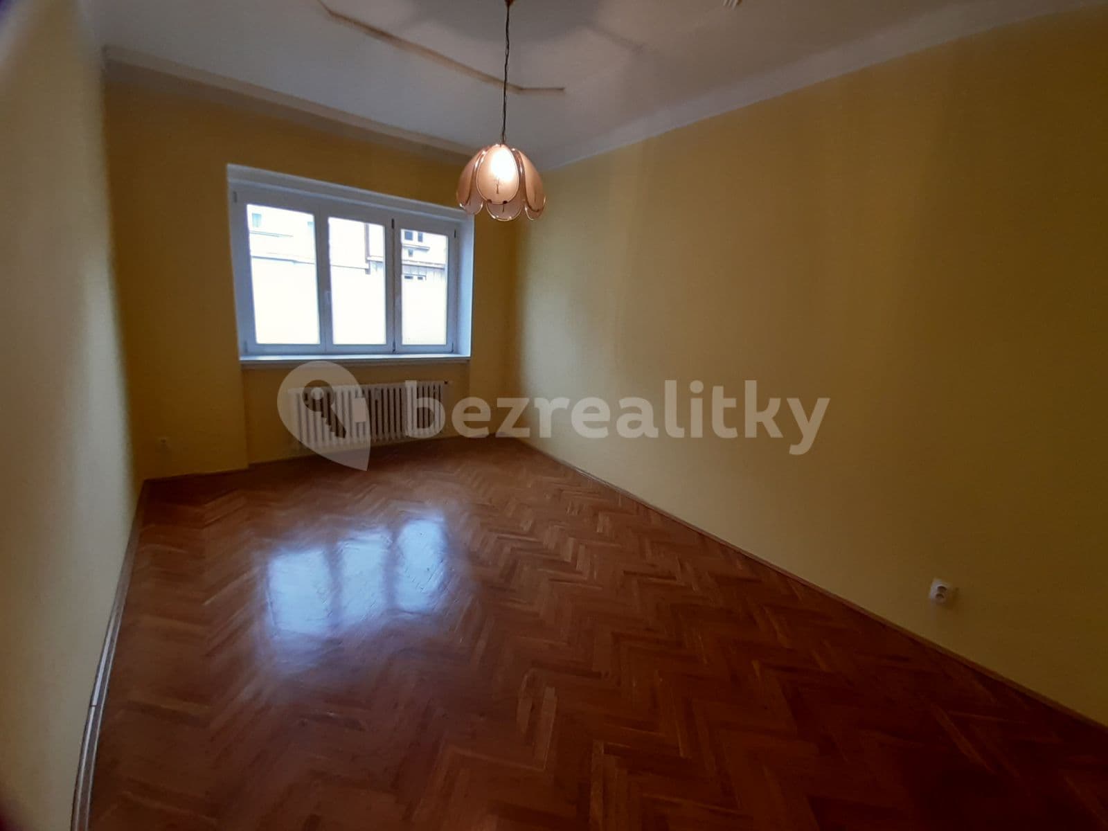 3 bedroom with open-plan kitchen flat to rent, 96 m², Biskupcova, Prague, Prague 3 bedroom with open-plan kitchen flat to rent, 96 m², Biskupcova, Prague, Prague