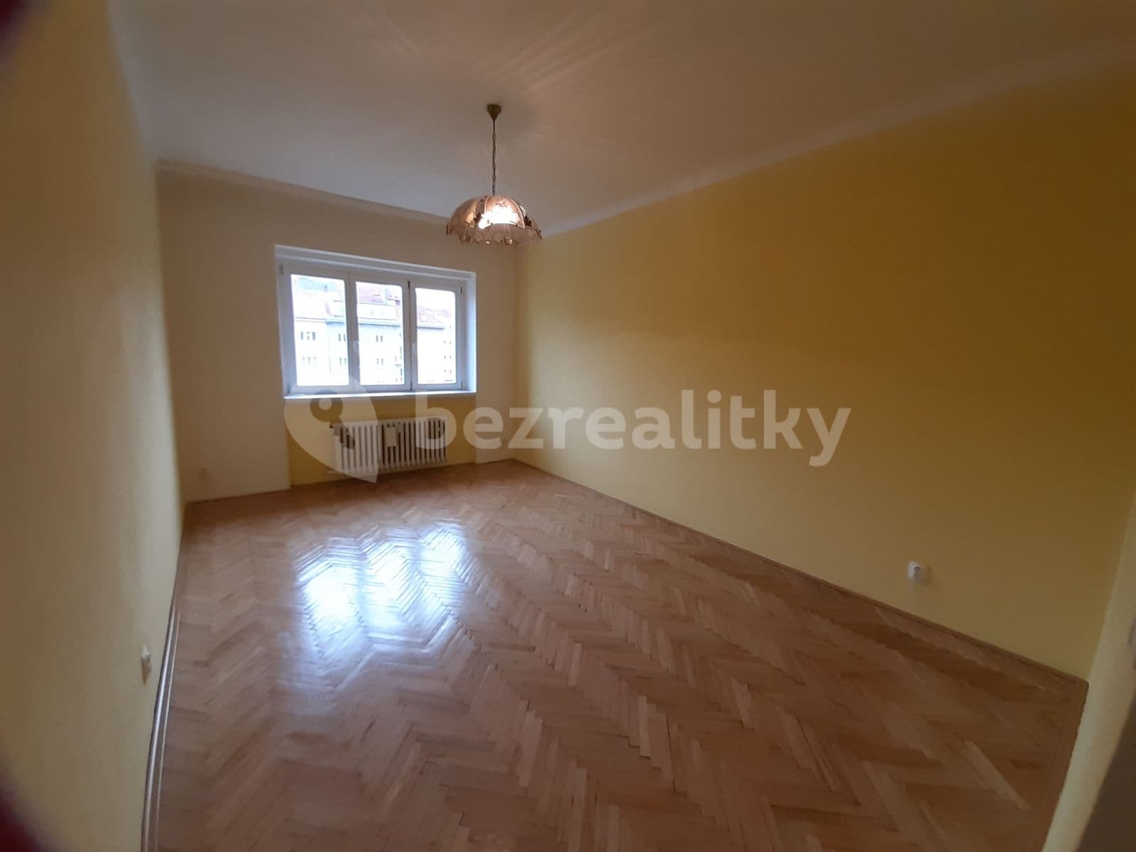 3 bedroom with open-plan kitchen flat to rent, 96 m², Biskupcova, Prague, Prague 3 bedroom with open-plan kitchen flat to rent, 96 m², Biskupcova, Prague, Prague