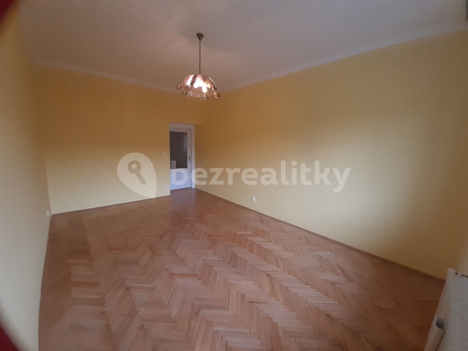3 bedroom with open-plan kitchen flat to rent, 96 m², Biskupcova, Prague, Prague 3 bedroom with open-plan kitchen flat to rent, 96 m², Biskupcova, Prague, Prague