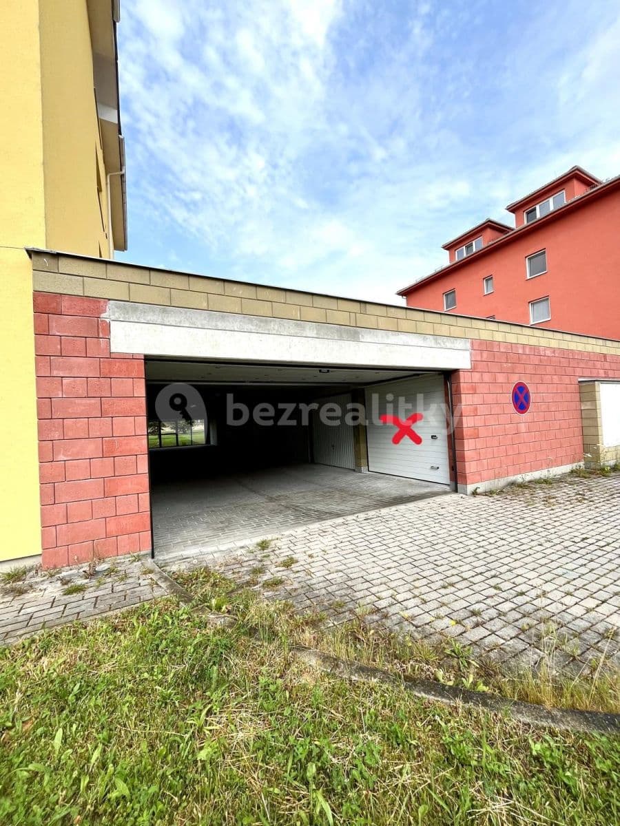 garage to rent, 16 m², Spojovací, České Budějovice, Jihočeský Region garage to rent, 16 m², Spojovací, České Budějovice, Jihočeský Region