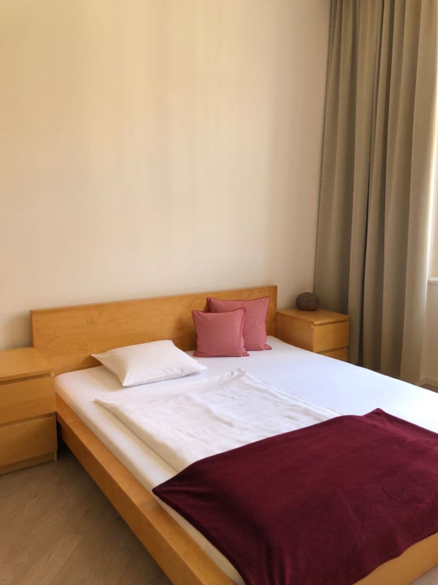 1 bedroom with open-plan kitchen flat to rent, 43 m², Na Bělidle, Prague, Prague 1 bedroom with open-plan kitchen flat to rent, 43 m², Na Bělidle, Prague, Prague