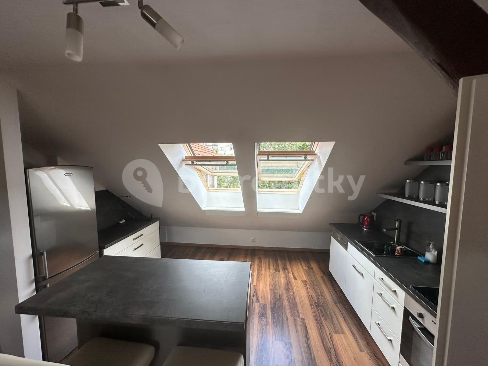 1 bedroom with open-plan kitchen flat to rent, 47 m², Hradešínská, Prague, Prague 1 bedroom with open-plan kitchen flat to rent, 47 m², Hradešínská, Prague, Prague