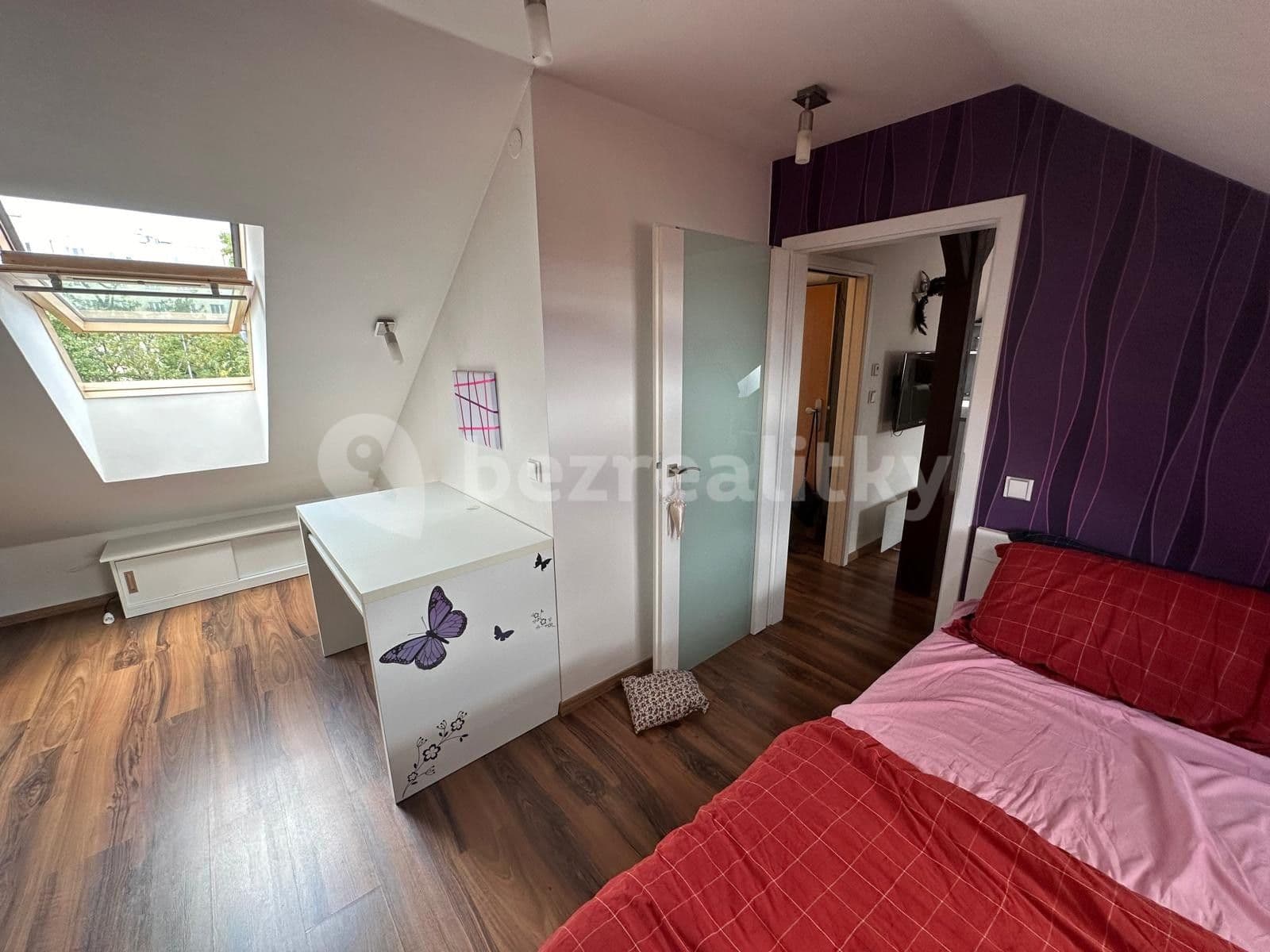 1 bedroom with open-plan kitchen flat to rent, 47 m², Hradešínská, Prague, Prague 1 bedroom with open-plan kitchen flat to rent, 47 m², Hradešínská, Prague, Prague