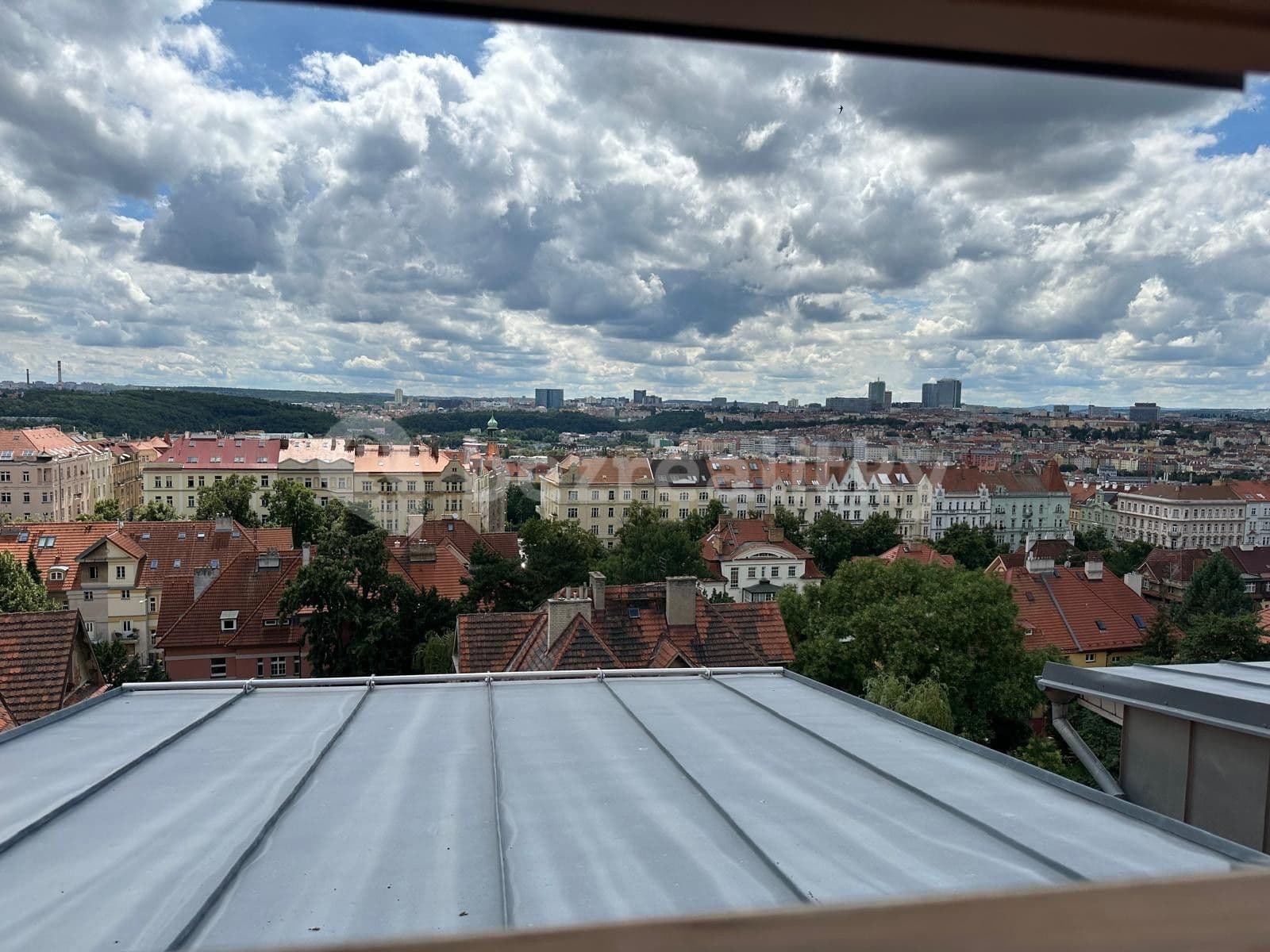 1 bedroom with open-plan kitchen flat to rent, 47 m², Hradešínská, Prague, Prague 1 bedroom with open-plan kitchen flat to rent, 47 m², Hradešínská, Prague, Prague