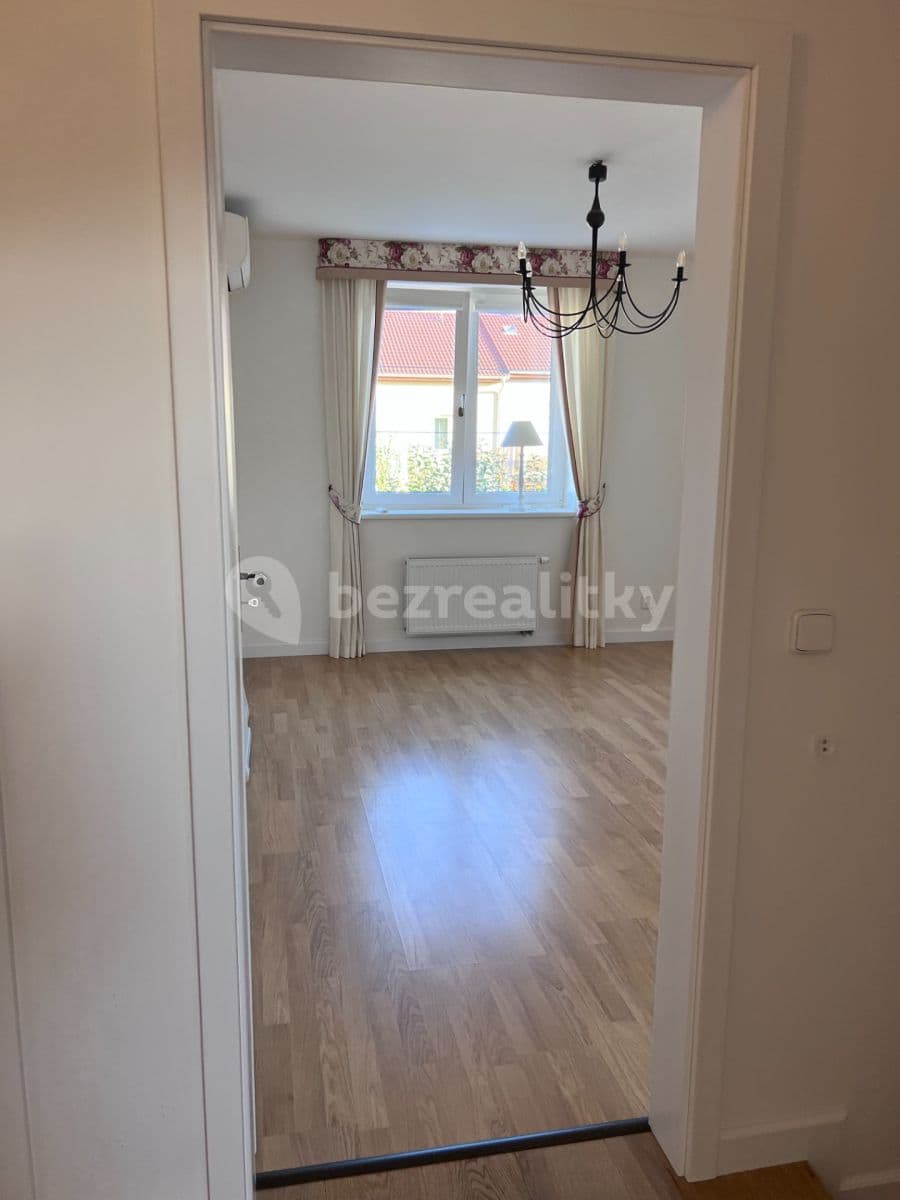 house to rent, 114 m², Okrajová, Líbeznice, Středočeský Region house to rent, 114 m², Okrajová, Líbeznice, Středočeský Region