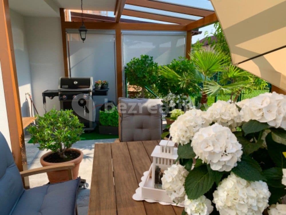 house to rent, 114 m², Okrajová, Líbeznice, Středočeský Region house to rent, 114 m², Okrajová, Líbeznice, Středočeský Region