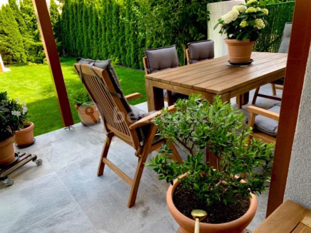 house to rent, 114 m², Okrajová, Líbeznice, Středočeský Region house to rent, 114 m², Okrajová, Líbeznice, Středočeský Region