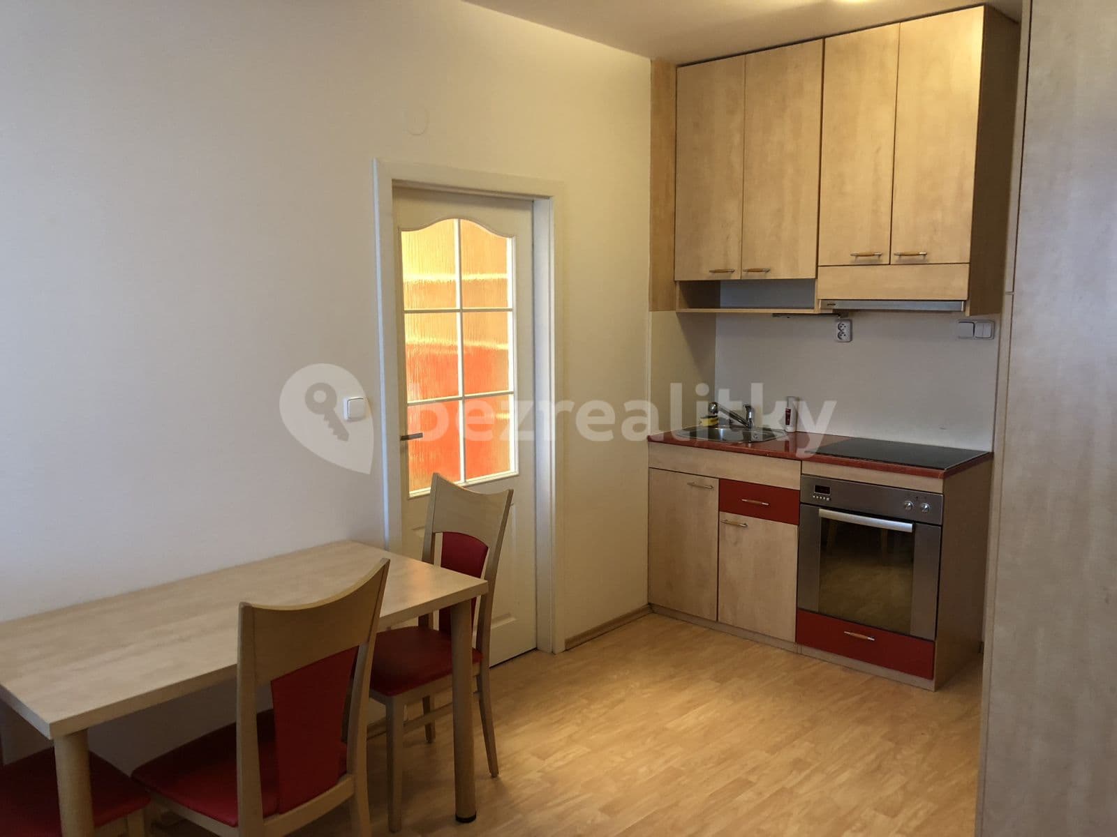 1 bedroom with open-plan kitchen flat to rent, 35 m², Brno, Jihomoravský Region 1 bedroom with open-plan kitchen flat to rent, 35 m², Brno, Jihomoravský Region