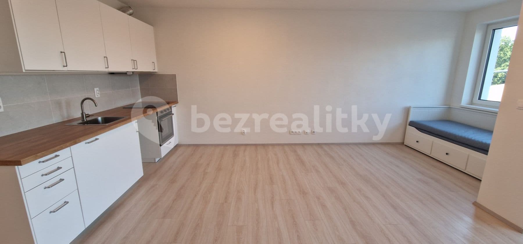 Studio flat to rent, 34 m², Boettingerova, Plzeň, Plzeňský Region Studio flat to rent, 34 m², Boettingerova, Plzeň, Plzeňský Region