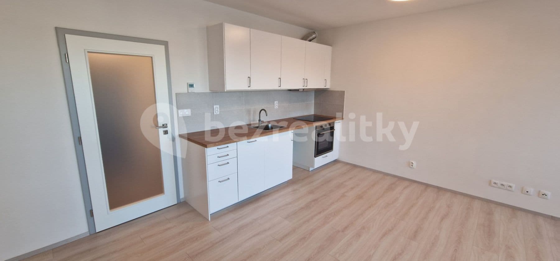 Studio flat to rent, 34 m², Boettingerova, Plzeň, Plzeňský Region Studio flat to rent, 34 m², Boettingerova, Plzeň, Plzeňský Region