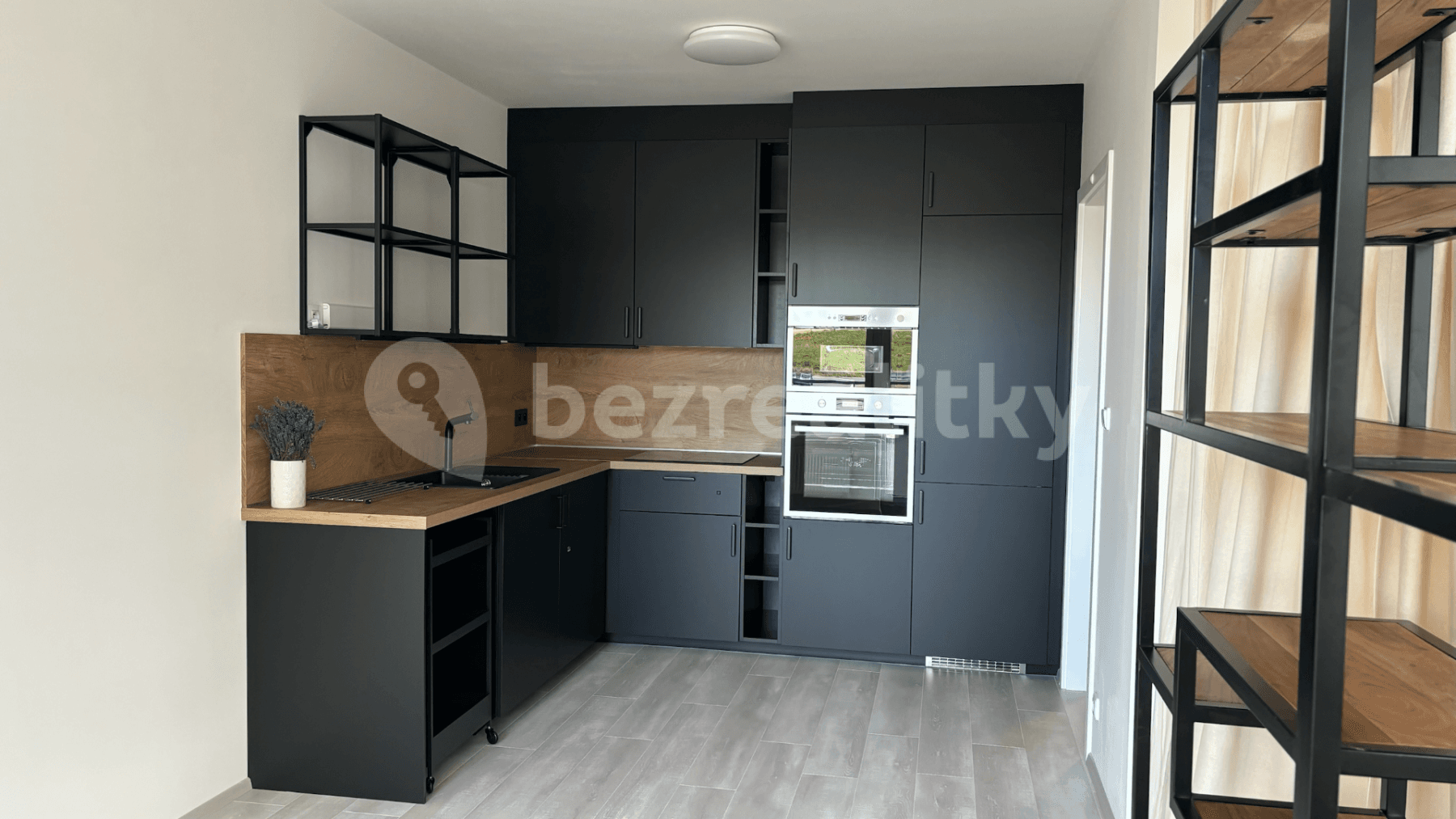 1 bedroom with open-plan kitchen flat to rent, 43 m², Thomasova, Prague, Prague 1 bedroom with open-plan kitchen flat to rent, 43 m², Thomasova, Prague, Prague