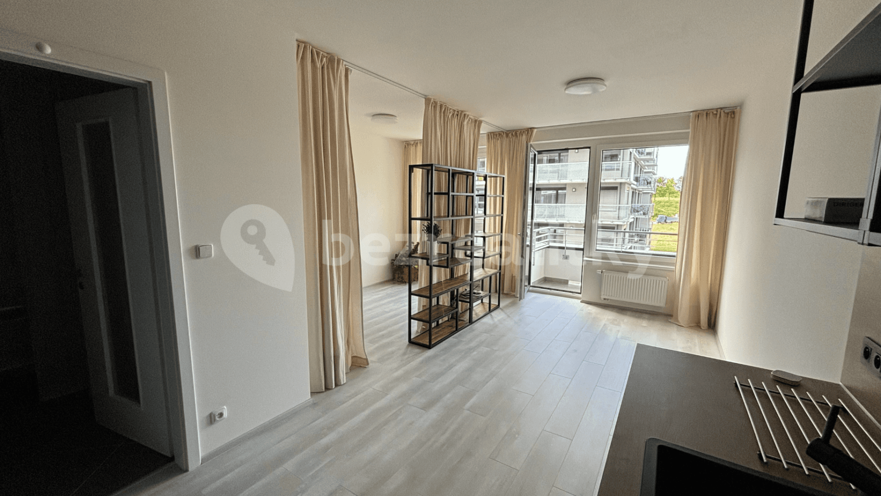 1 bedroom with open-plan kitchen flat to rent, 43 m², Thomasova, Prague, Prague 1 bedroom with open-plan kitchen flat to rent, 43 m², Thomasova, Prague, Prague
