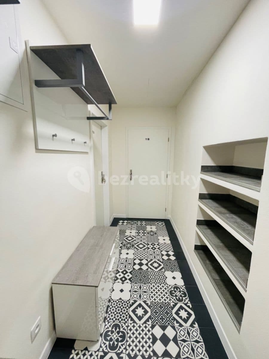 1 bedroom with open-plan kitchen flat to rent, 45 m², Na Laurové, Prague, Prague 1 bedroom with open-plan kitchen flat to rent, 45 m², Na Laurové, Prague, Prague