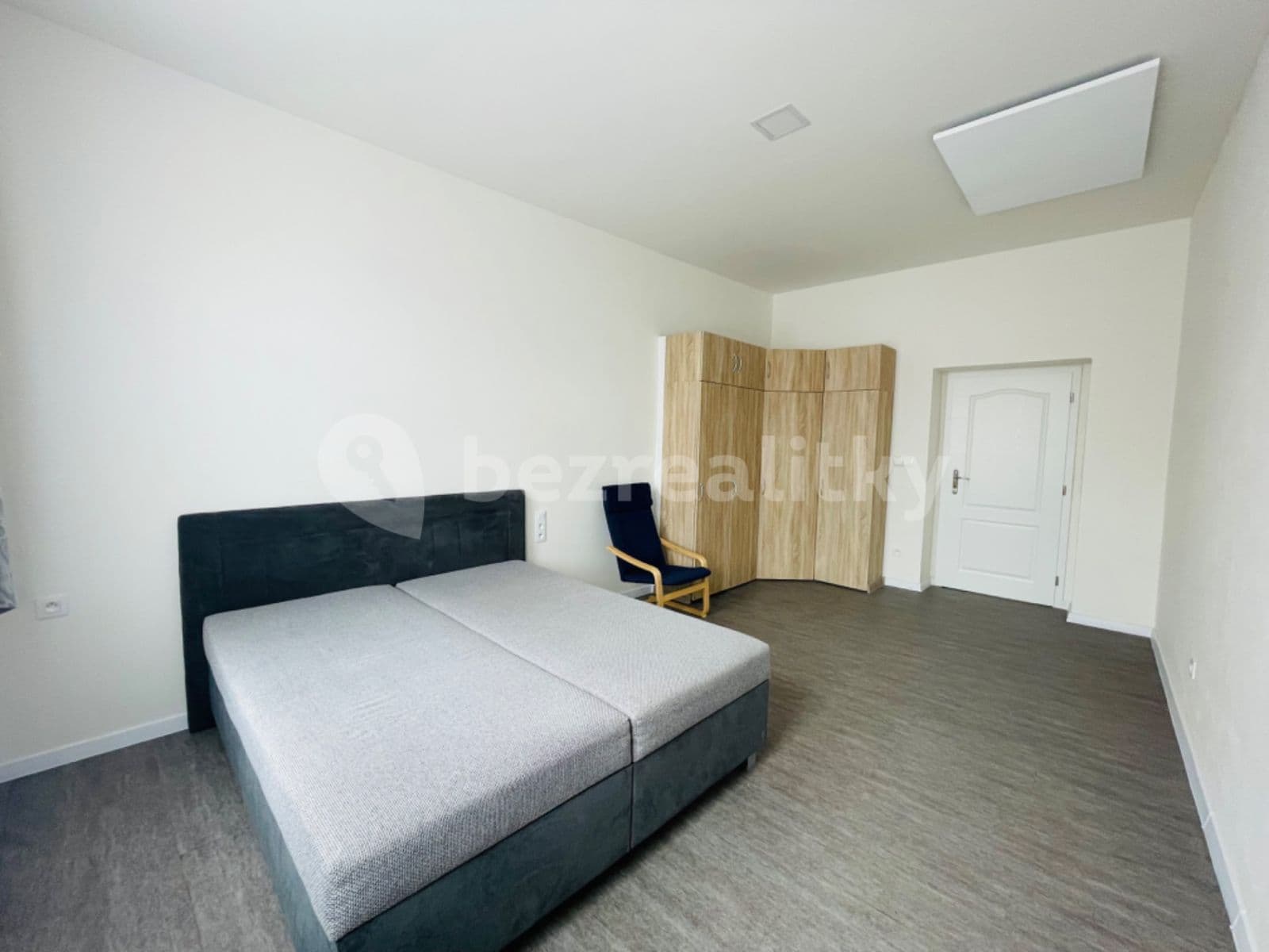 1 bedroom with open-plan kitchen flat to rent, 40 m², Na Laurové, Prague, Prague 1 bedroom with open-plan kitchen flat to rent, 40 m², Na Laurové, Prague, Prague