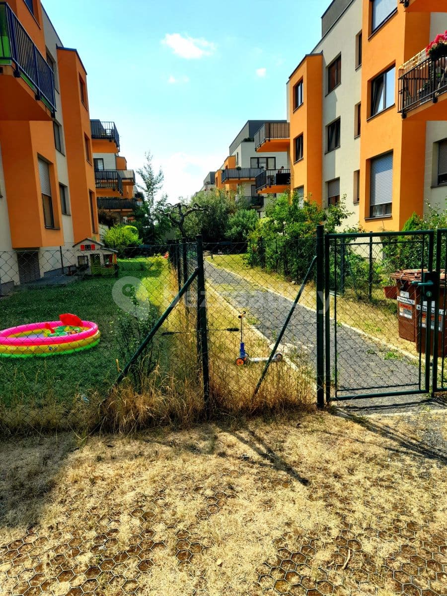 1 bedroom with open-plan kitchen flat to rent, 53 m², K Beranovu, Prague, Prague 1 bedroom with open-plan kitchen flat to rent, 53 m², K Beranovu, Prague, Prague