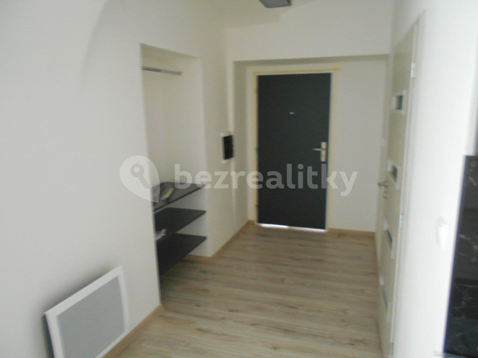 1 bedroom with open-plan kitchen flat to rent, 57 m², Česká, Louny, Ústecký Region 1 bedroom with open-plan kitchen flat to rent, 57 m², Česká, Louny, Ústecký Region