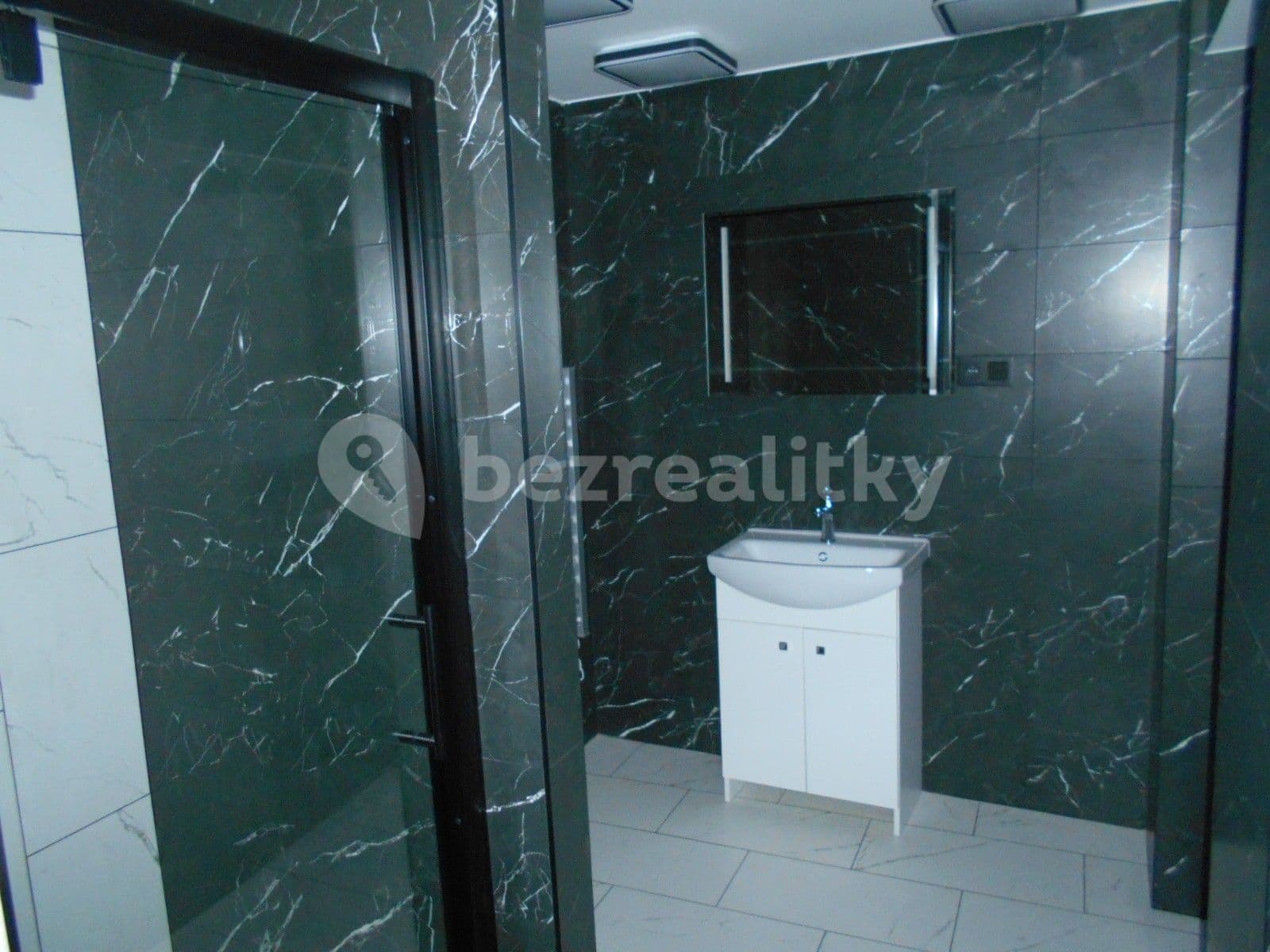 1 bedroom with open-plan kitchen flat to rent, 57 m², Česká, Louny, Ústecký Region 1 bedroom with open-plan kitchen flat to rent, 57 m², Česká, Louny, Ústecký Region