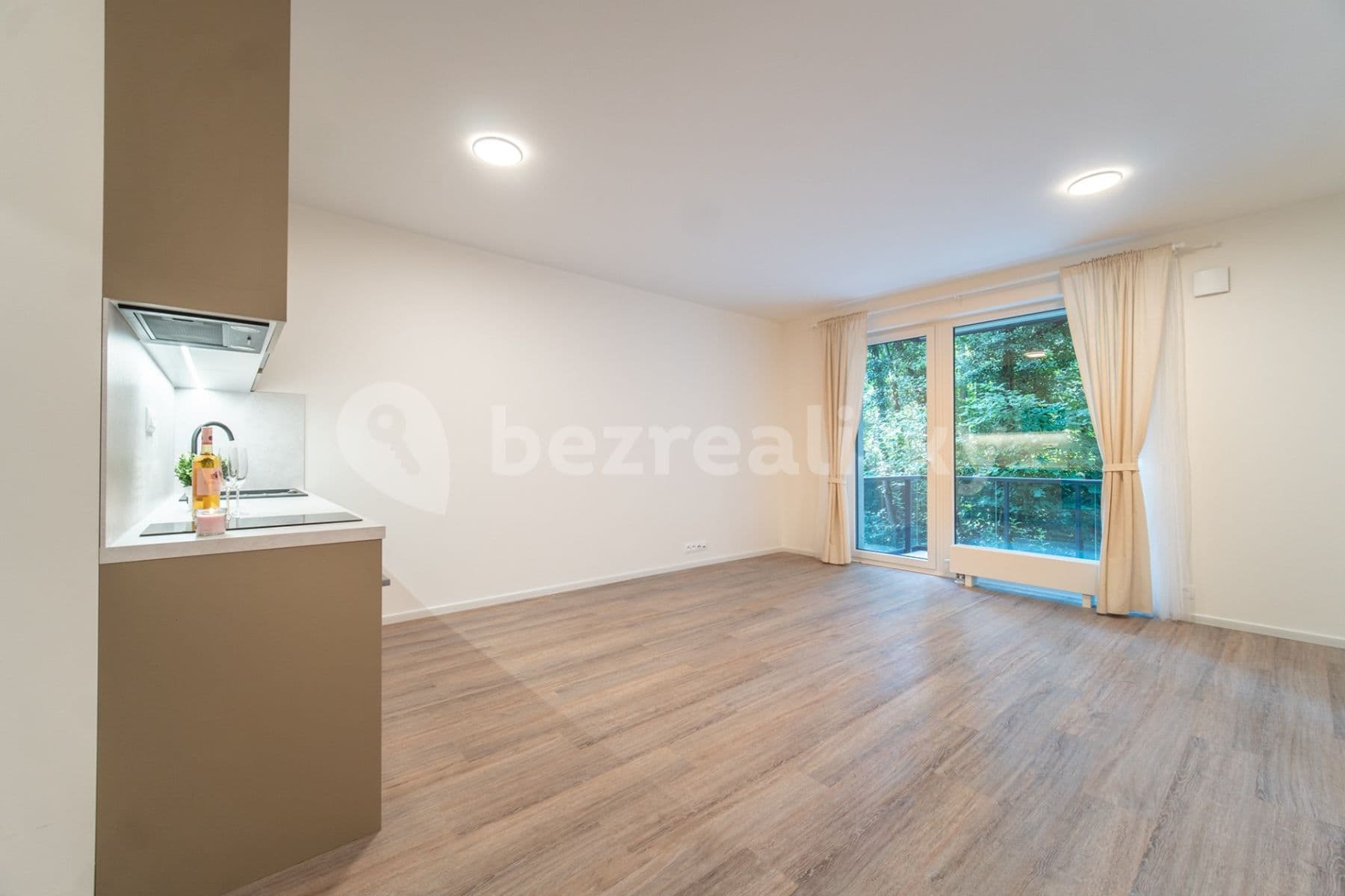 Studio flat to rent, 43 m², Nurmiho, Prague, Prague Studio flat to rent, 43 m², Nurmiho, Prague, Prague