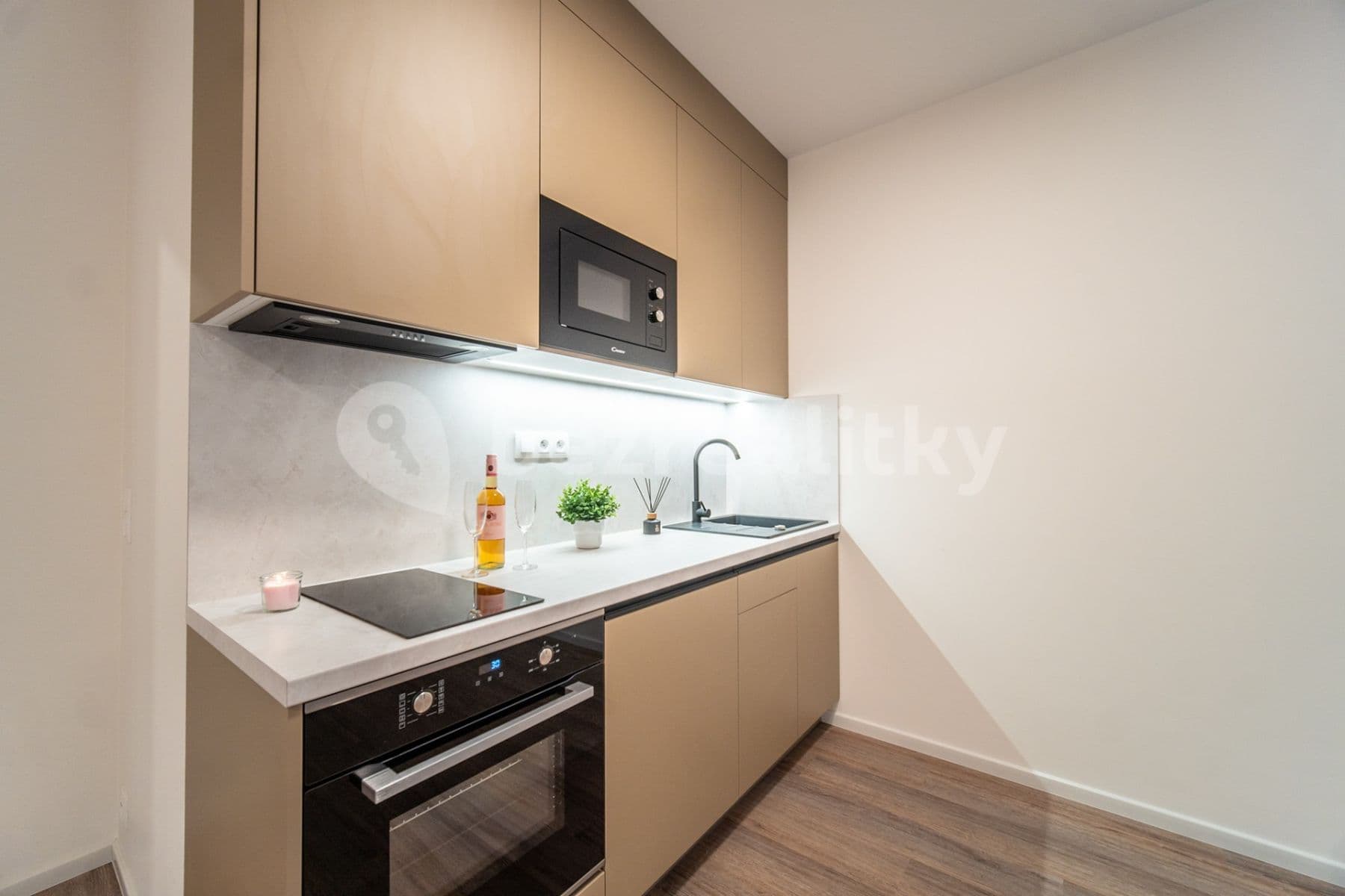 Studio flat to rent, 43 m², Nurmiho, Prague, Prague Studio flat to rent, 43 m², Nurmiho, Prague, Prague