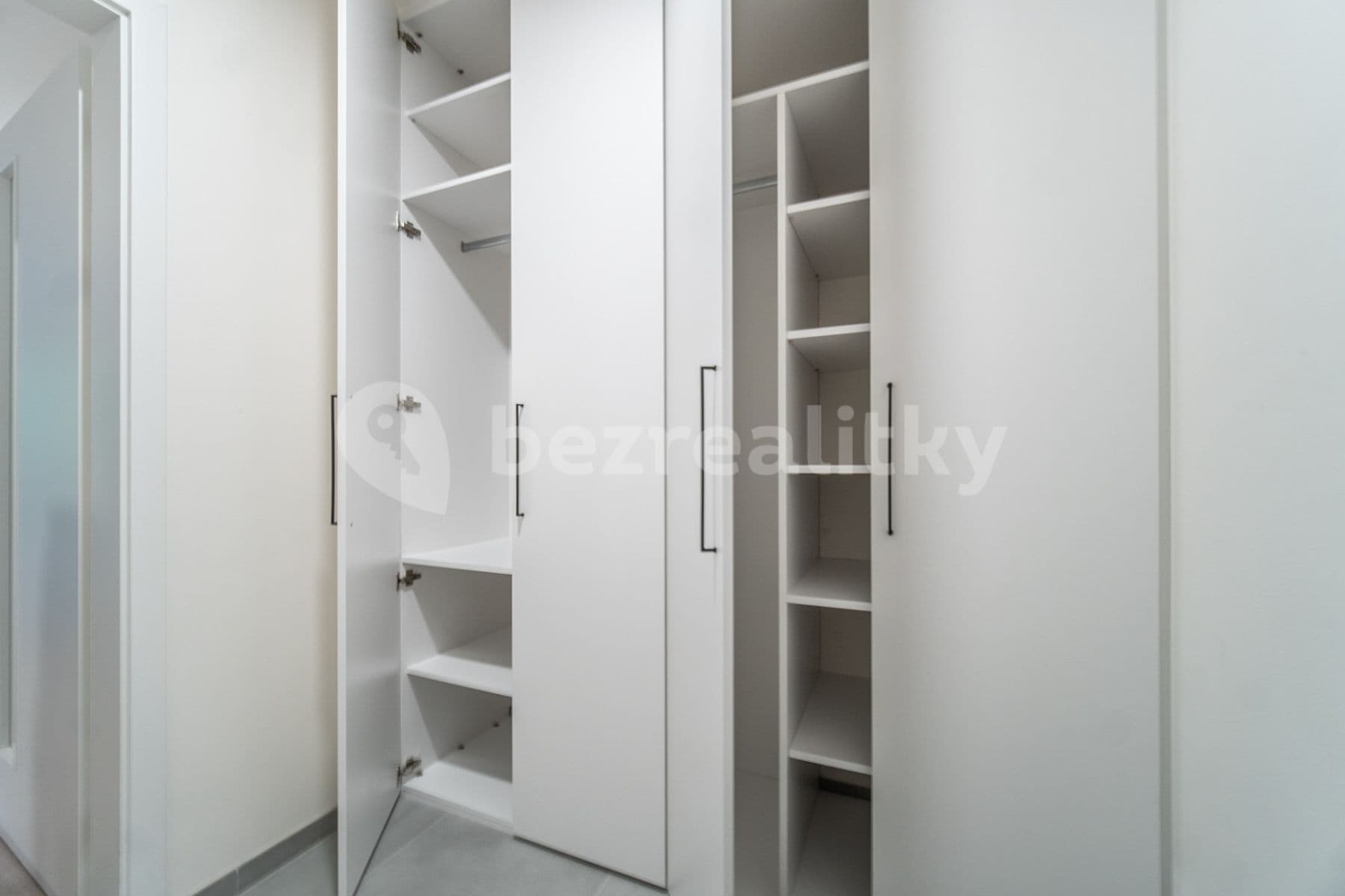 Studio flat to rent, 43 m², Nurmiho, Prague, Prague Studio flat to rent, 43 m², Nurmiho, Prague, Prague