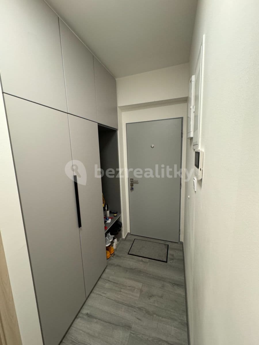 2 bedroom with open-plan kitchen flat to rent, 65 m², Na Dražkách, Beroun, Středočeský Region 2 bedroom with open-plan kitchen flat to rent, 65 m², Na Dražkách, Beroun, Středočeský Region