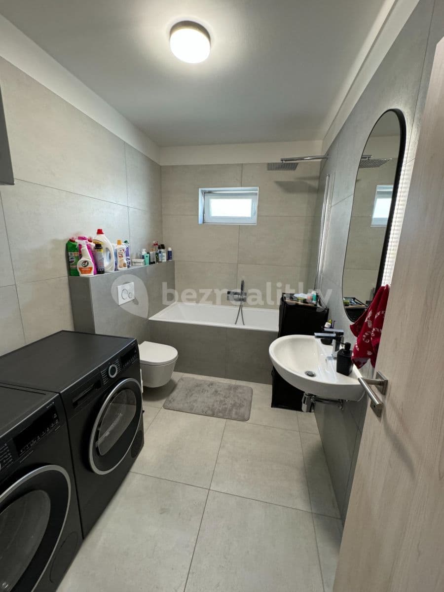 2 bedroom with open-plan kitchen flat to rent, 65 m², Na Dražkách, Beroun, Středočeský Region 2 bedroom with open-plan kitchen flat to rent, 65 m², Na Dražkách, Beroun, Středočeský Region