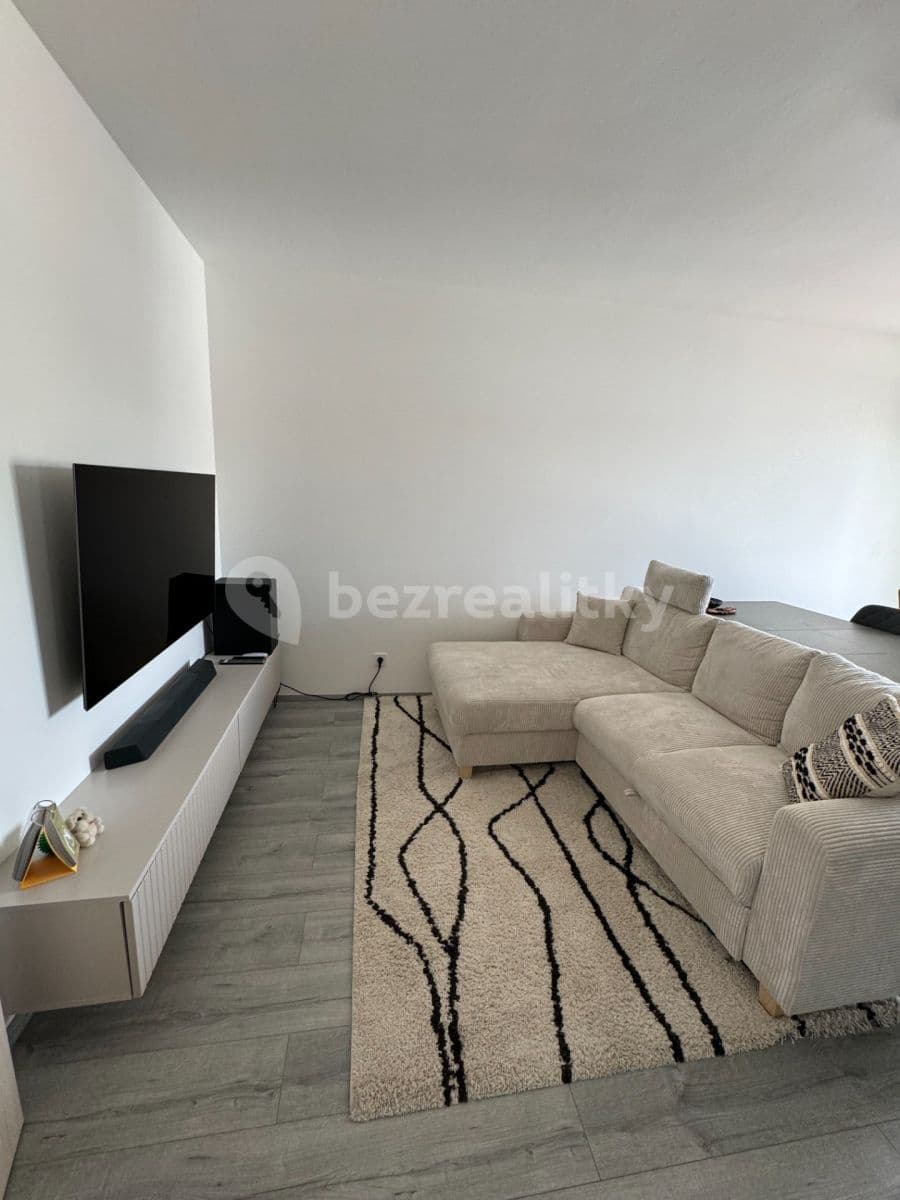 2 bedroom with open-plan kitchen flat to rent, 65 m², Na Dražkách, Beroun, Středočeský Region 2 bedroom with open-plan kitchen flat to rent, 65 m², Na Dražkách, Beroun, Středočeský Region