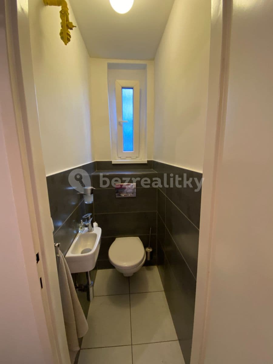 2 bedroom with open-plan kitchen flat to rent, 72 m², Grafická, Prague, Prague 2 bedroom with open-plan kitchen flat to rent, 72 m², Grafická, Prague, Prague