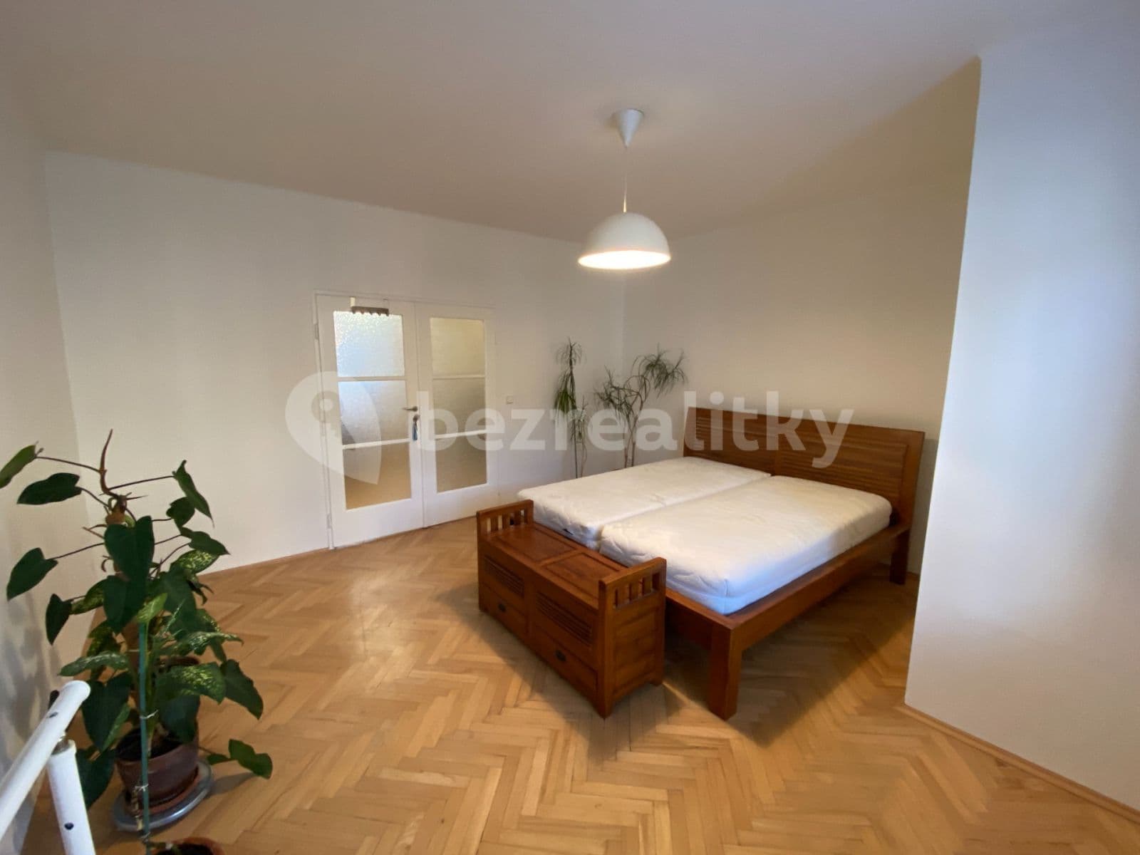 2 bedroom with open-plan kitchen flat to rent, 72 m², Grafická, Prague, Prague 2 bedroom with open-plan kitchen flat to rent, 72 m², Grafická, Prague, Prague