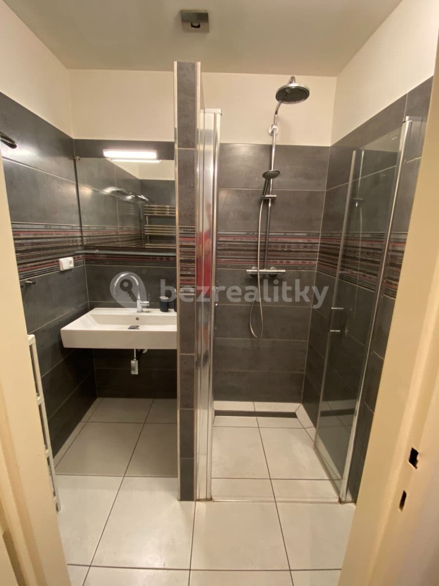 2 bedroom with open-plan kitchen flat to rent, 72 m², Grafická, Prague, Prague 2 bedroom with open-plan kitchen flat to rent, 72 m², Grafická, Prague, Prague