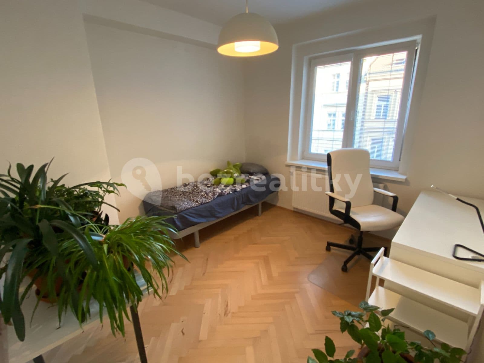 2 bedroom with open-plan kitchen flat to rent, 72 m², Grafická, Prague, Prague 2 bedroom with open-plan kitchen flat to rent, 72 m², Grafická, Prague, Prague