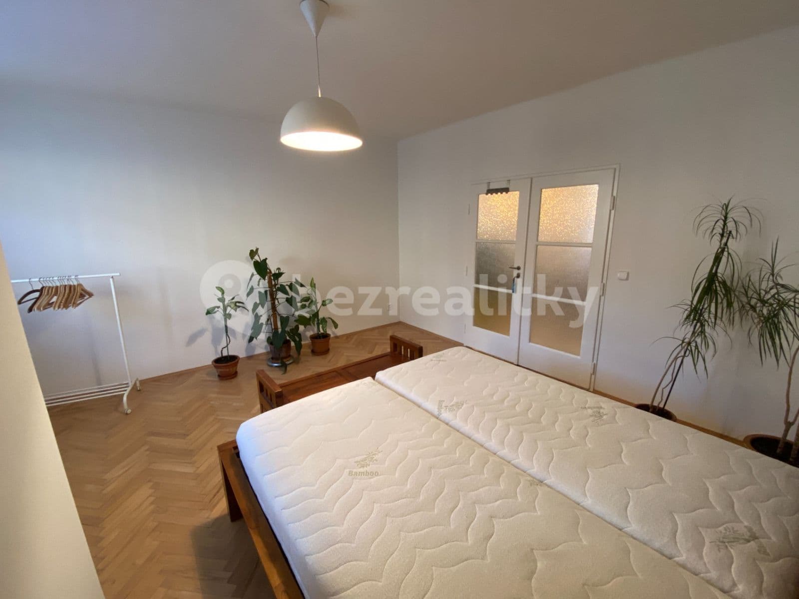 2 bedroom with open-plan kitchen flat to rent, 72 m², Grafická, Prague, Prague 2 bedroom with open-plan kitchen flat to rent, 72 m², Grafická, Prague, Prague