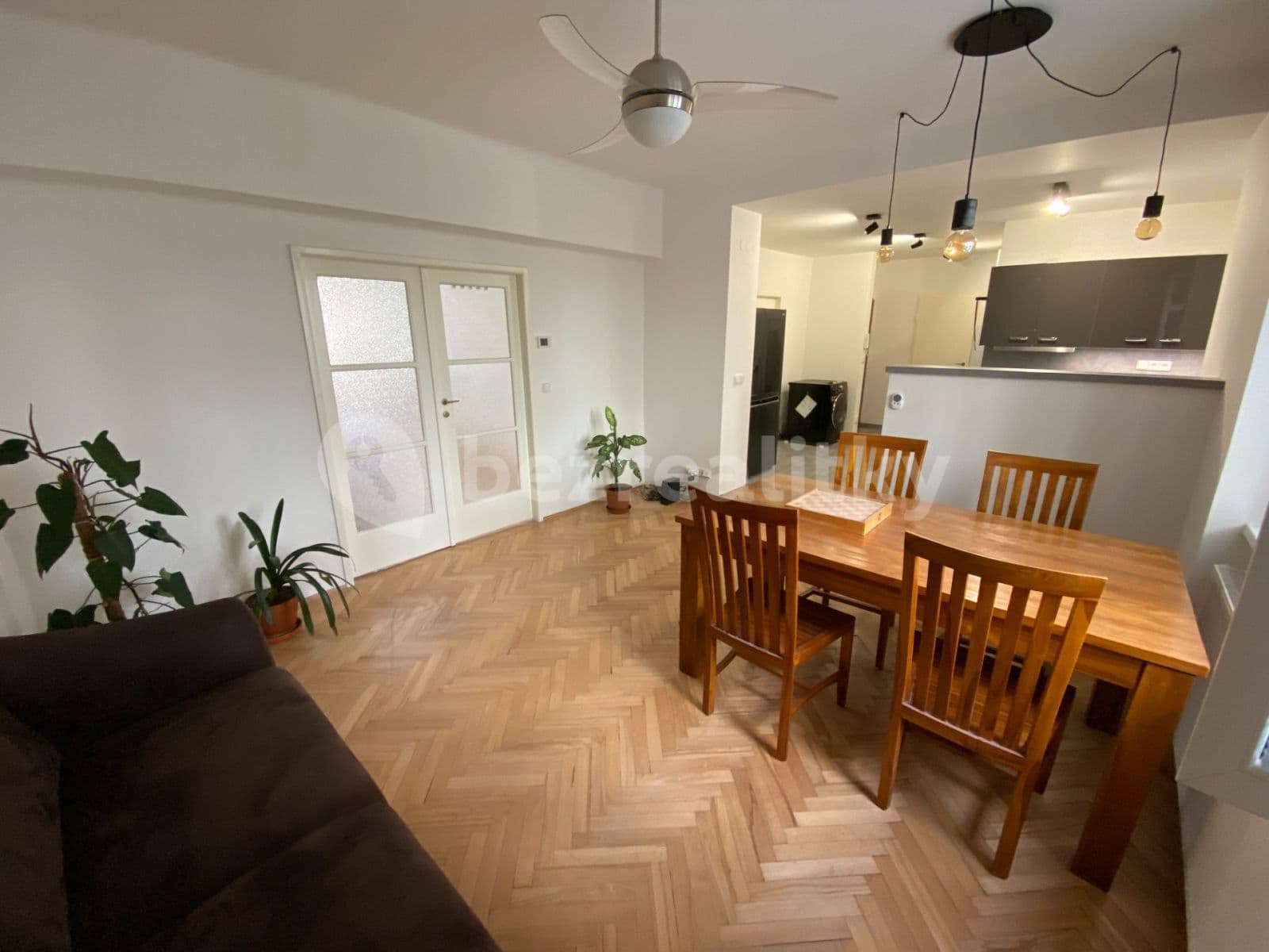 2 bedroom with open-plan kitchen flat to rent, 72 m², Grafická, Prague, Prague 2 bedroom with open-plan kitchen flat to rent, 72 m², Grafická, Prague, Prague