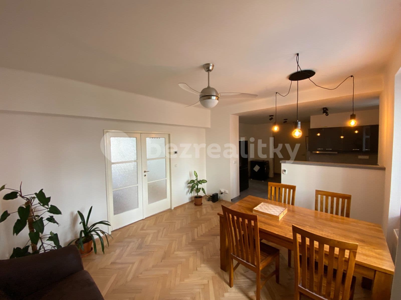 2 bedroom with open-plan kitchen flat to rent, 72 m², Grafická, Prague, Prague 2 bedroom with open-plan kitchen flat to rent, 72 m², Grafická, Prague, Prague