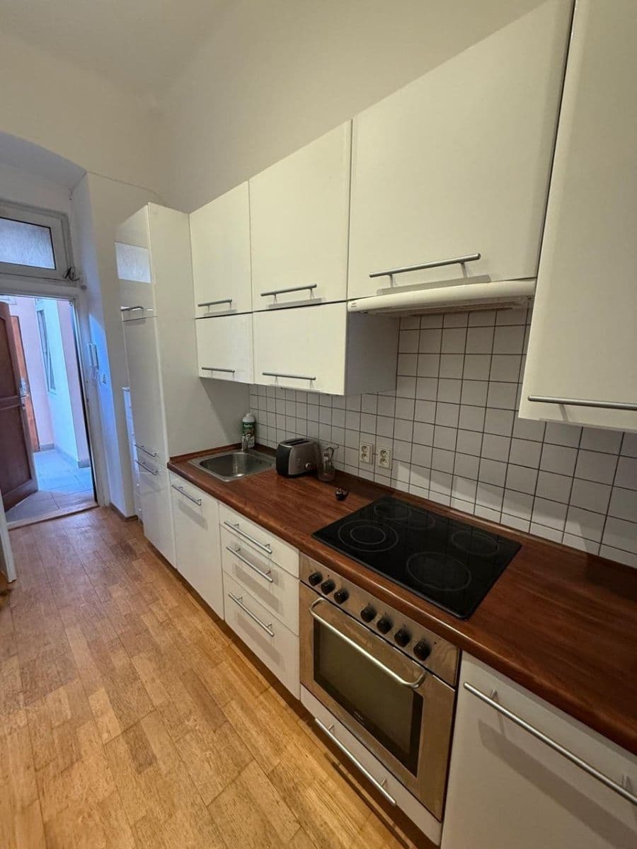 Studio flat to rent, 27 m², Jeronýmova, Prague, Prague Studio flat to rent, 27 m², Jeronýmova, Prague, Prague