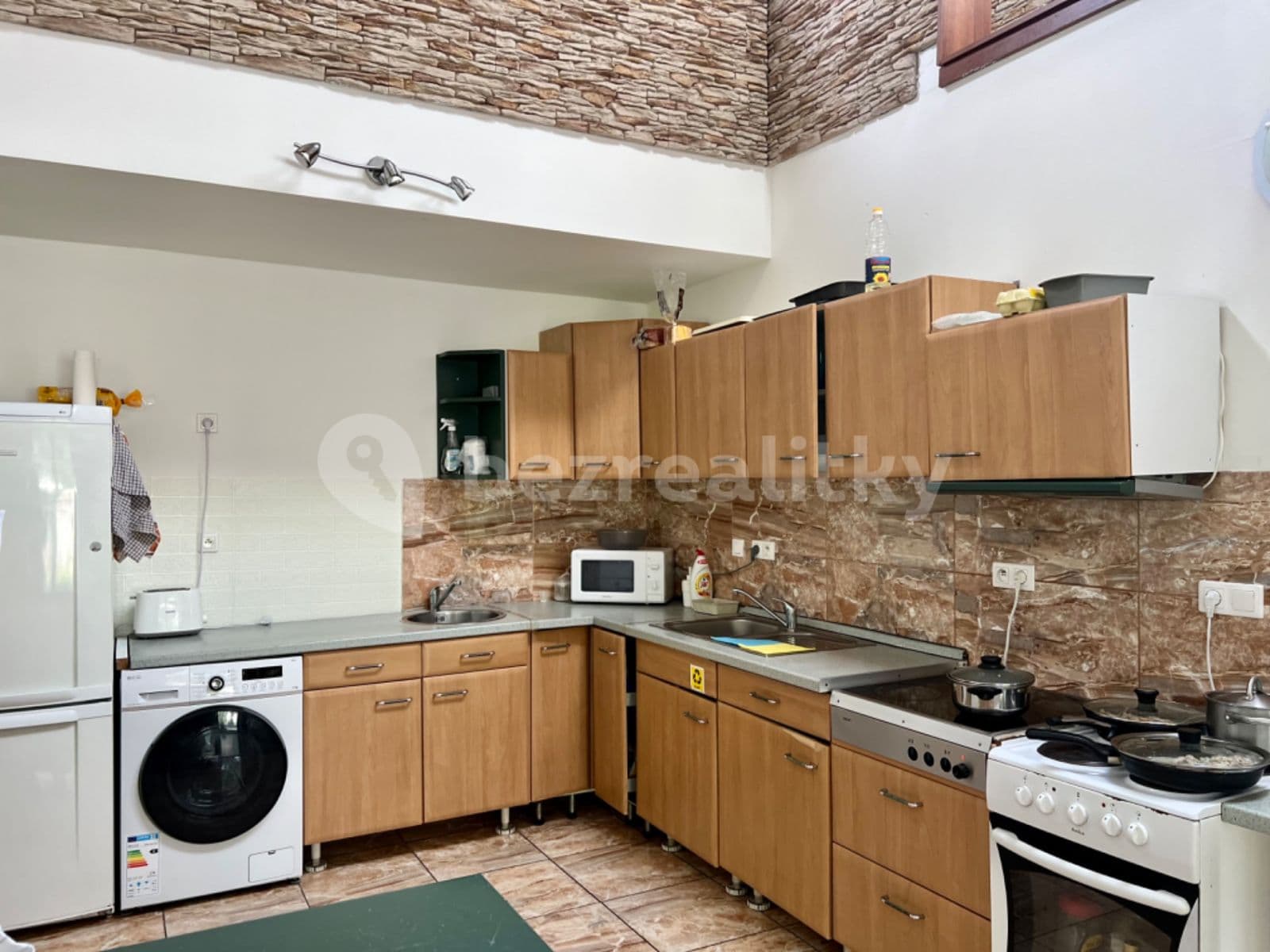 Studio flat to rent, 120 m², Vlašimská, Benešov, Středočeský Region Studio flat to rent, 120 m², Vlašimská, Benešov, Středočeský Region
