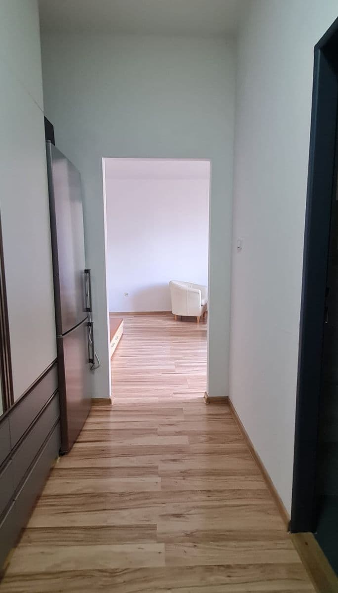 1 bedroom with open-plan kitchen flat to rent, 44 m², Amálská, Kladno, Středočeský Region 1 bedroom with open-plan kitchen flat to rent, 44 m², Amálská, Kladno, Středočeský Region
